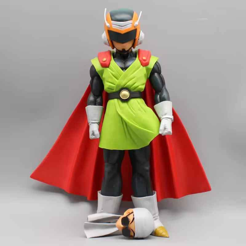 Figura Gran Saiyaman Dragon Ball Z 25cm con casco naranja, capa roja y traje verde lima