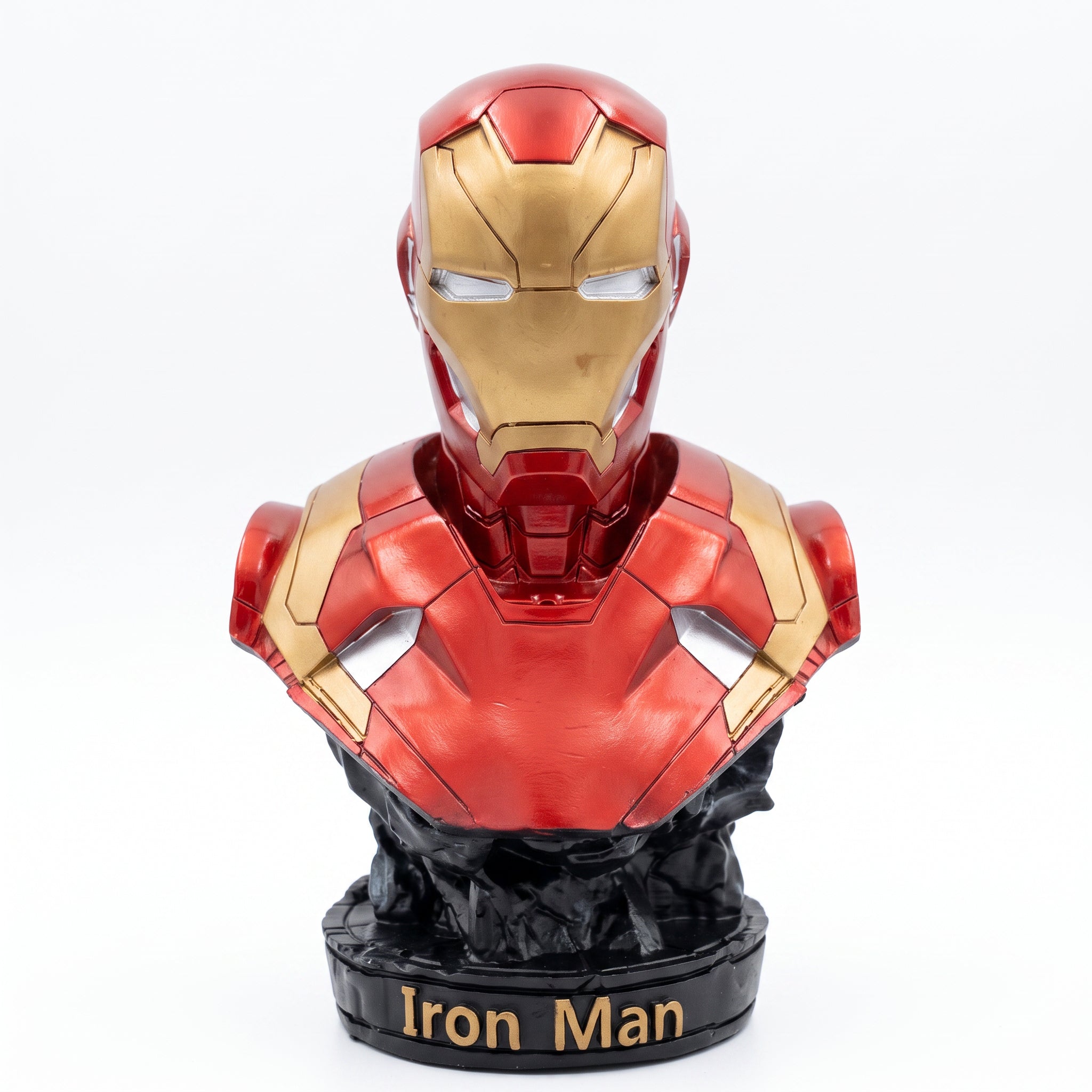 Figura Busto Iron Man Mark XLVI Marvel Avengers 35cm con acabado metálico rojo y dorado y base negra con letras doradas