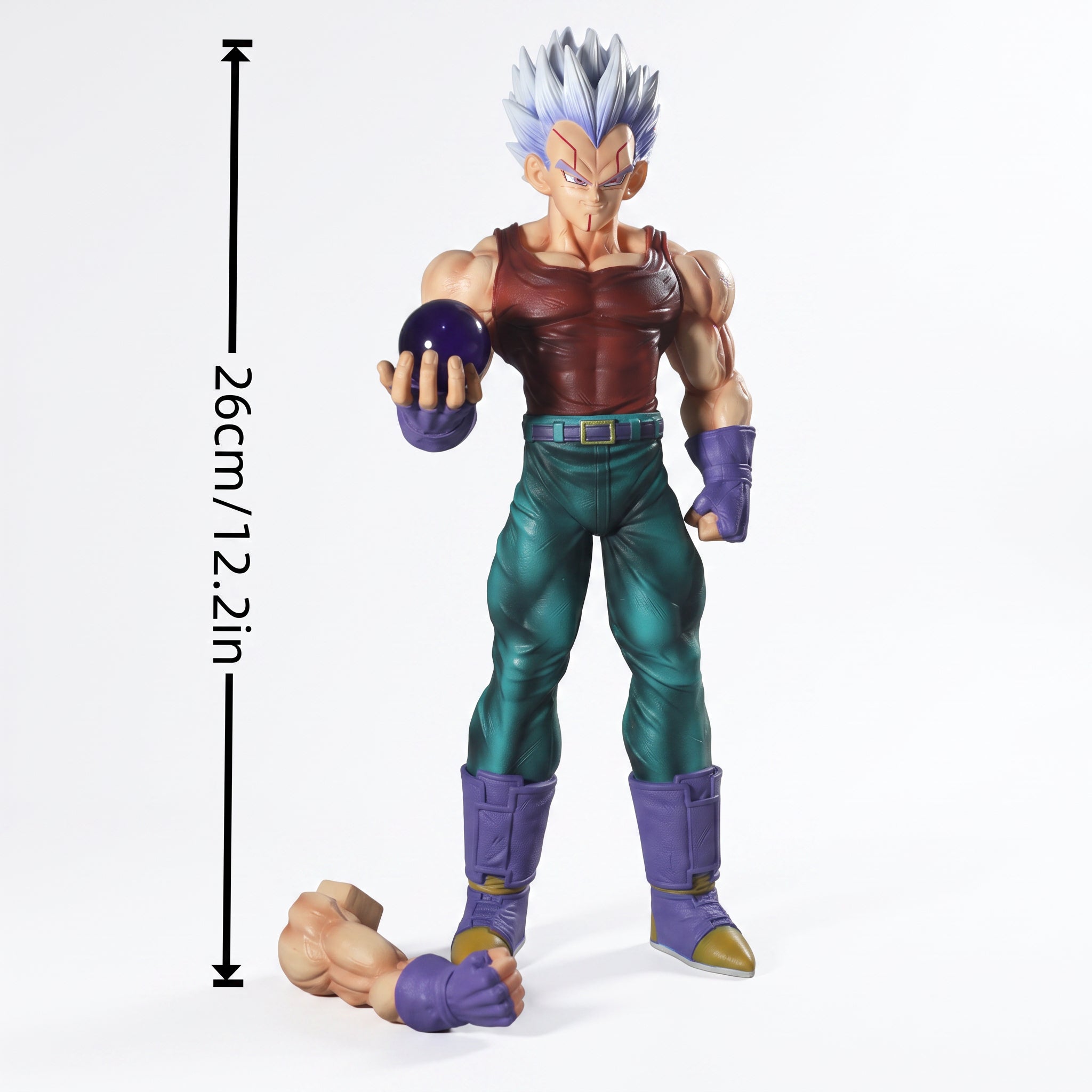 Figura Baby Vegeta Dragon Ball GT 26cm con esfera de energía oscura púrpura y puño de enemigo derrotado en la base